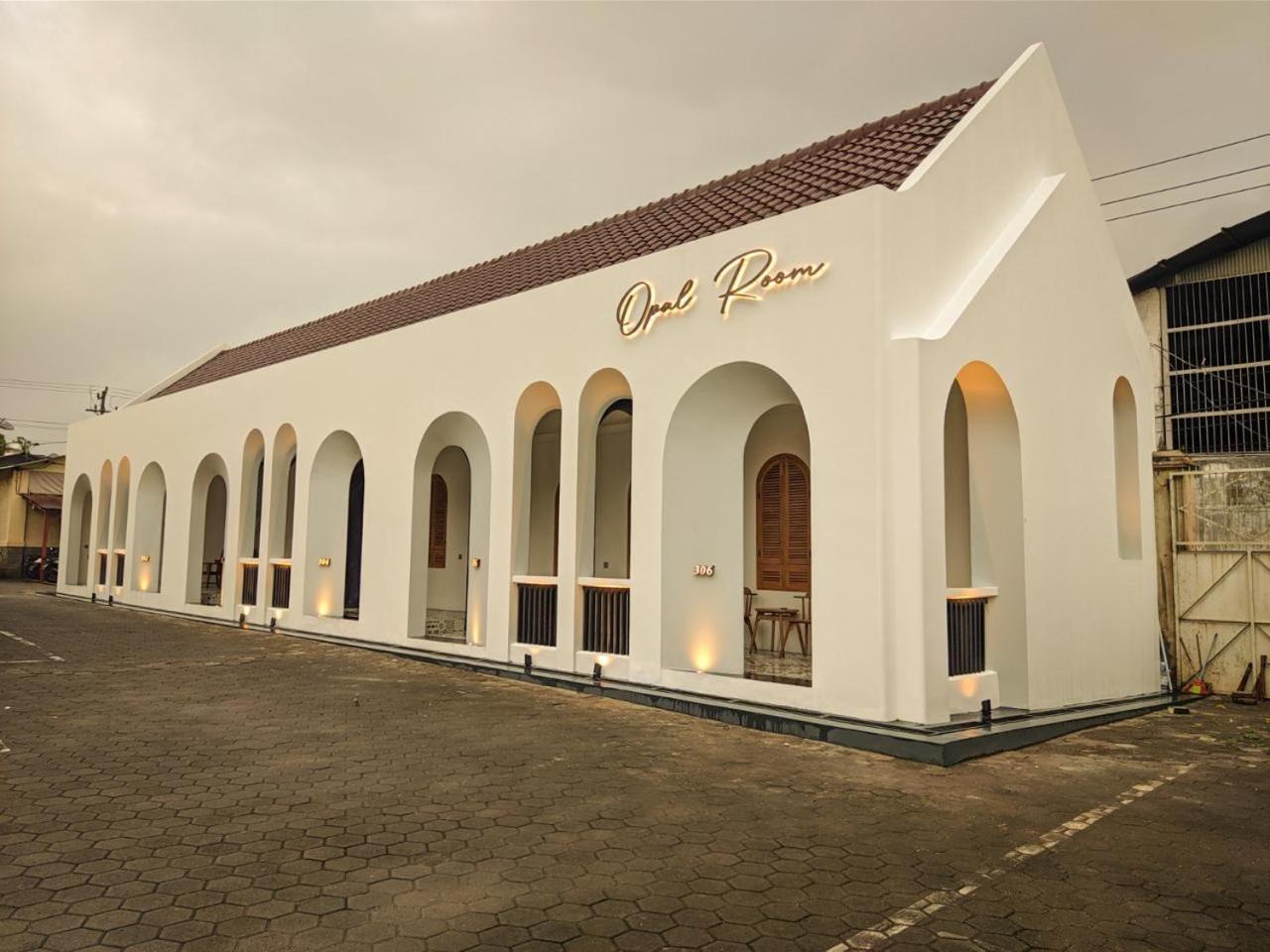 Hotel Besar Purwokerto Exterior foto