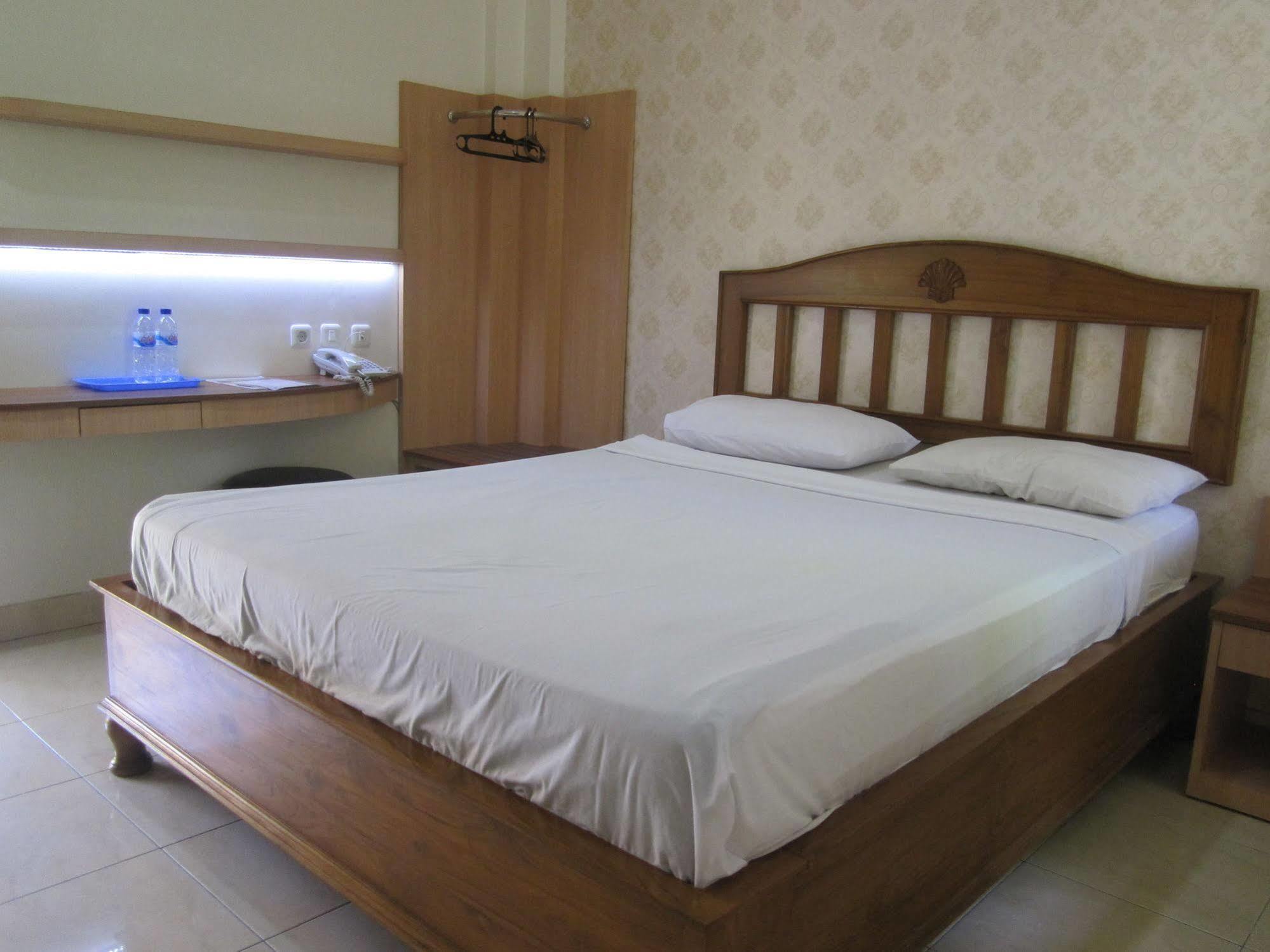 Hotel Besar Purwokerto Exterior foto