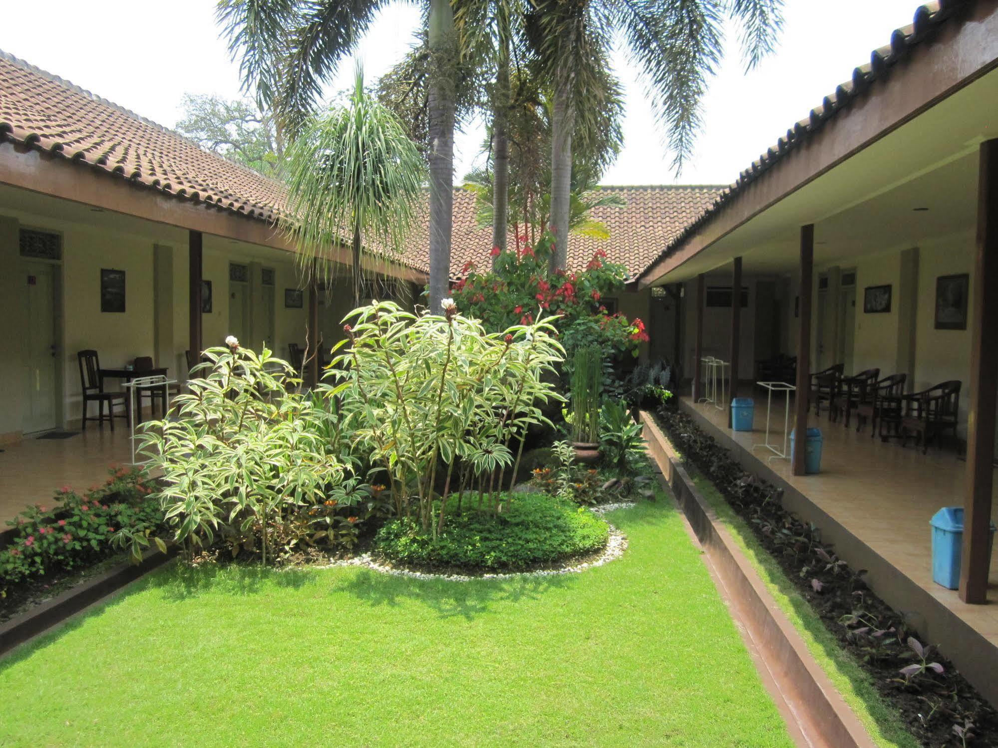 Hotel Besar Purwokerto Exterior foto